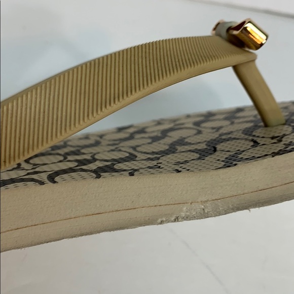 COACH Amel Rubber Signature C Bow Flip Flops Milk - Picture 10 of 10